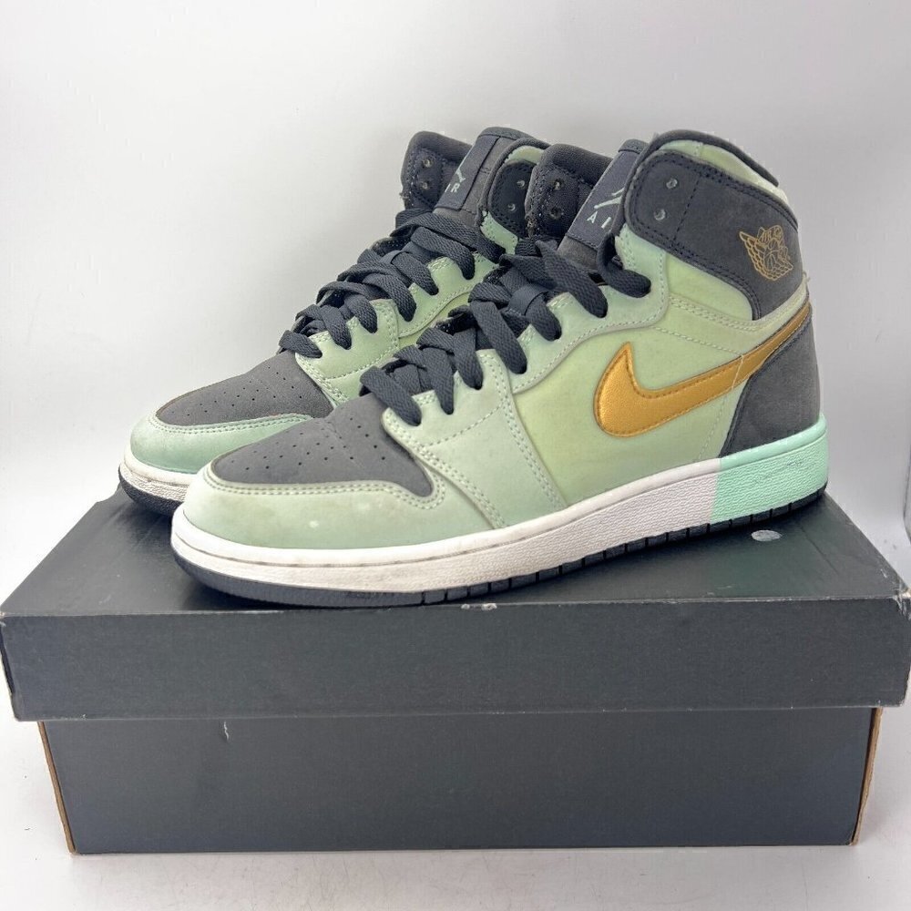 Nike Air Jordan 1 Retro High Mint Foam Green 332148-300 Sz 5.5Y / 7 Women’s